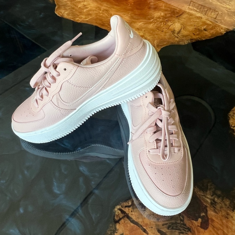 NWOT NIKE Air Force Muted Pink Leather Sneakers in 7 1/2